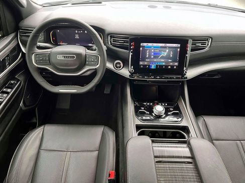 Used 2023 Jeep Wagoneer Series III w/ Convenience Group I image 12