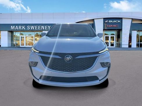 Used 2022 Buick Enclave Avenir image 3