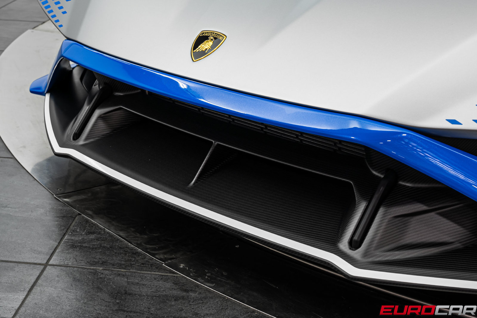 Used 2022 Lamborghini Huracan STO RWD image 12