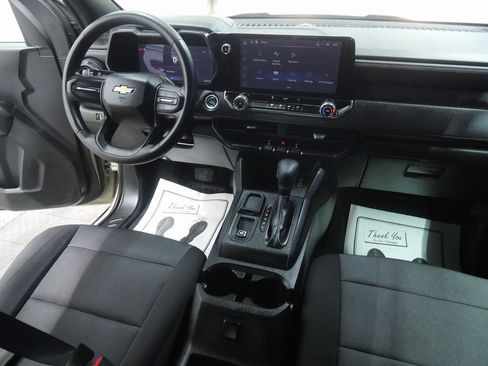 Used 2024 Chevrolet Colorado W/T image 29