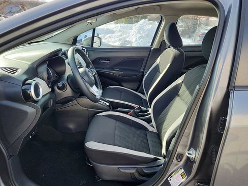 Used 2021 Nissan Versa SV image 8