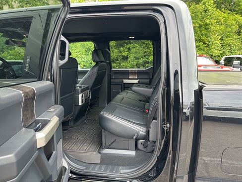 Used 2022 Ford F250 Lariat w/ Black Appearance Package AWD/4WD image 13