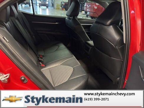 Used 2022 Toyota Camry SE w/ Convenience Package image 12