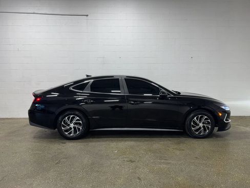 Used 2021 Hyundai Sonata Blue FWD image 2