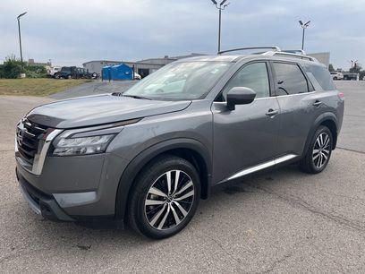 Used 2025 Nissan Pathfinder Platinum w/ Cargo Package