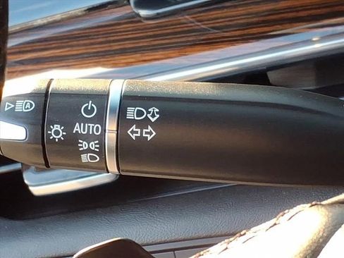 Used 2023 Cadillac Escalade Premium Luxury image 30