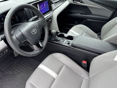Certified 2025 Toyota Camry SE w/ Convenience Package image 4