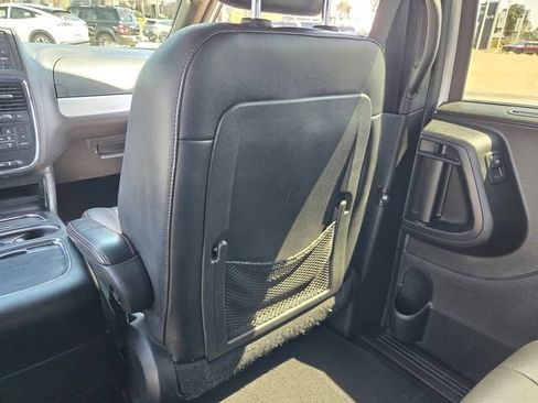 Used 2018 Dodge Grand Caravan GT FWD image 13
