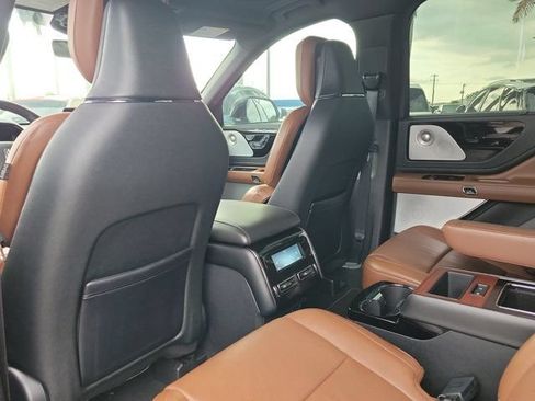 Certified 2020 Lincoln Aviator Reserve w/ Equipment Group 202A AWD/4WD image 15