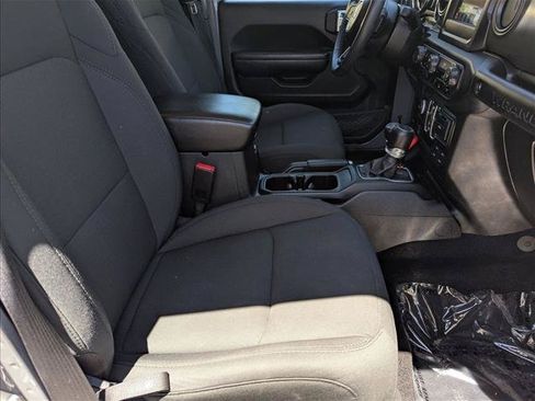 Used 2023 Jeep Wrangler Unlimited AWD/4WD image 20