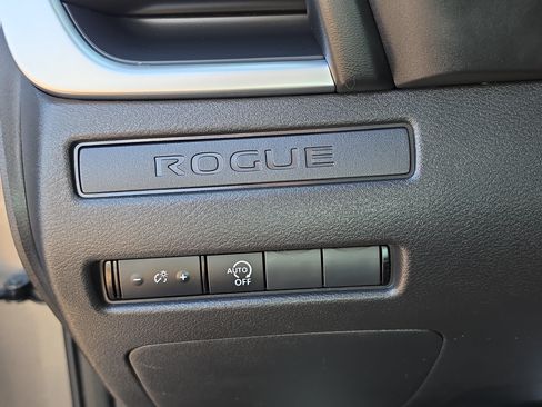 Used 2023 Nissan Rogue S FWD image 26