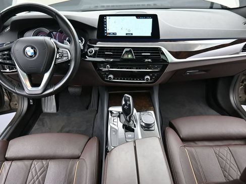 Used 2018 BMW 530e xDrive AWD/4WD image 13