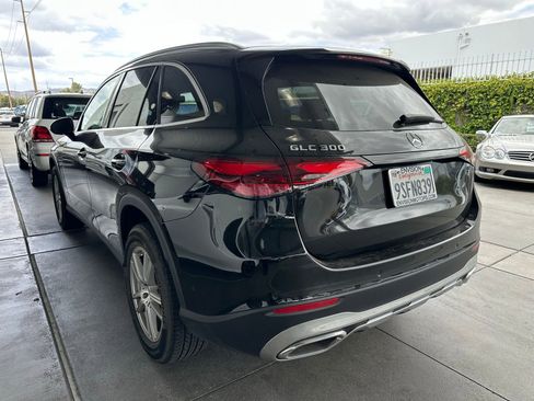 Used 2025 Mercedes-Benz GLC 300 image 5