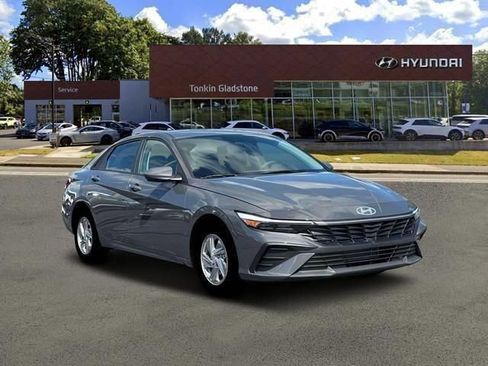 New 2026 Hyundai Elantra SE image 11