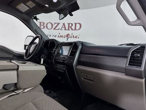 Used 2017 Ford F250 XLT w/ XLT Premium Package image 28