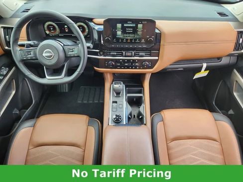 Certified 2025 Nissan Pathfinder Platinum image 26