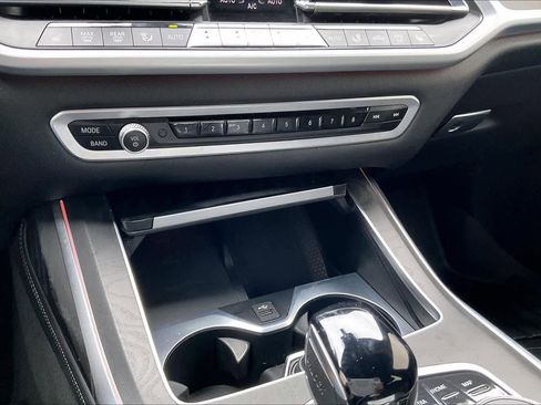 Used 2022 BMW X7 xDrive40i w/ M Sport Package image 34