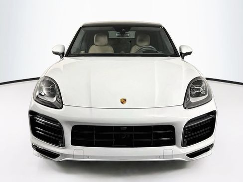 Used 2023 Porsche Cayenne Coupe AWD/4WD image 2