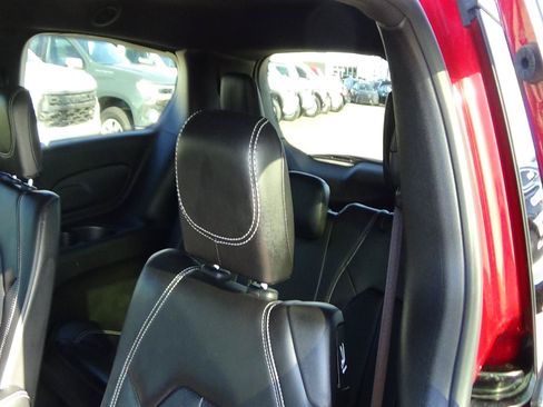Certified 2025 Chrysler Pacifica Select FWD image 13