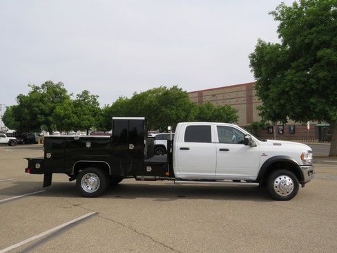 New 2023 RAM 5500 Tradesman w/ Chrome Appearance Group image 21