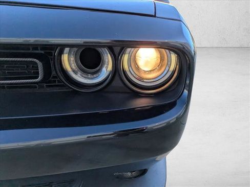 Used 2015 Dodge Challenger SXT Plus image 9