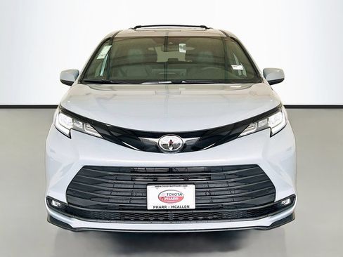New 2026 Toyota Sienna XLE Woodland Edition AWD/4WD image 2