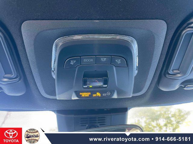 Used 2023 Toyota Corolla SE w/ Carpet Mat Package (TMS) FWD image 31