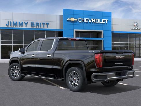 New 2026 GMC Sierra 1500 SLT image 3