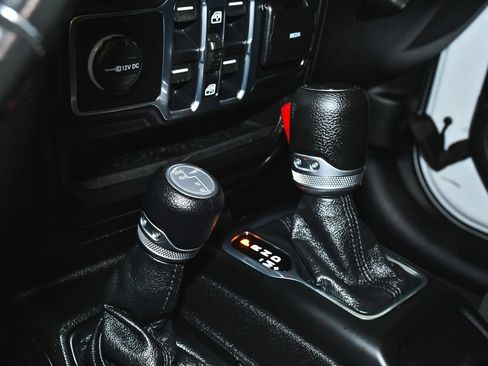 Used 2020 Jeep Wrangler Unlimited Sport AWD/4WD image 34