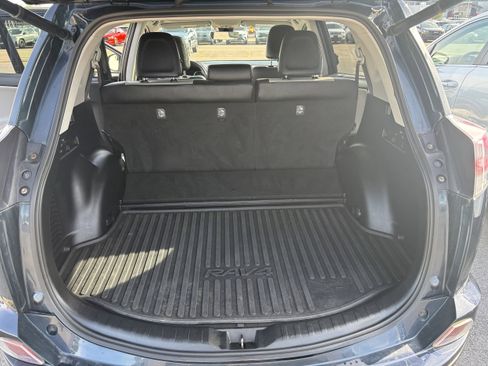 Used 2018 Toyota RAV4 Limited AWD/4WD image 8