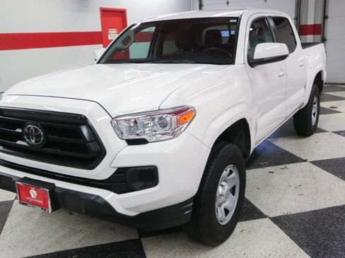 Used 2021 Toyota Tacoma SR w/ SR Convenience Package RWD image 5