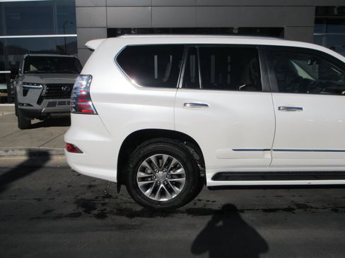 Used 2017 Lexus GX 460 Luxury AWD/4WD image 10