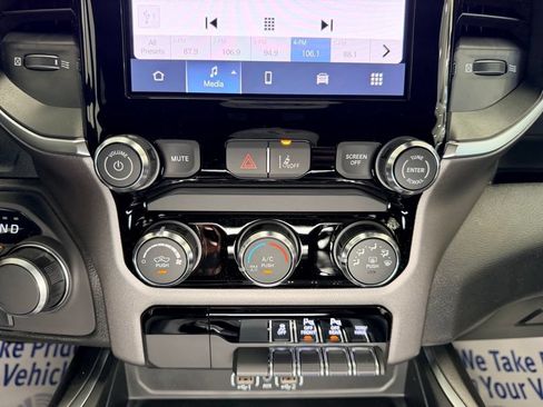 New 2026 RAM 1500 Express AWD/4WD image 13