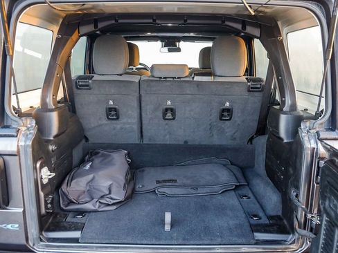 Used 2024 Jeep Wrangler Unlimited image 27