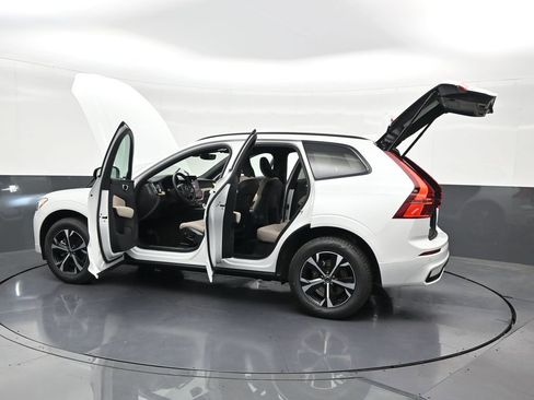 Used 2026 Volvo XC60 B5 Core AWD/4WD image 32