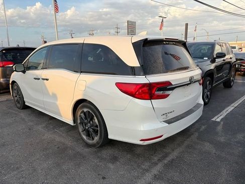 Used 2024 Honda Odyssey Elite image 3