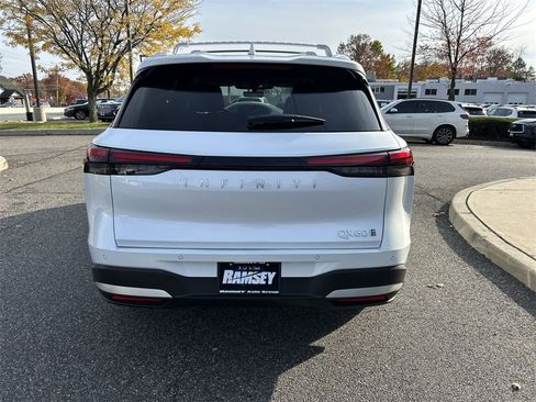 New 2026 INFINITI QX60 Luxe w/ Cargo Package image 7
