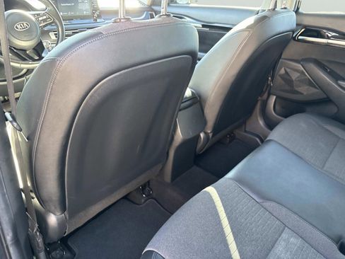 Used 2021 Kia Seltos S image 16