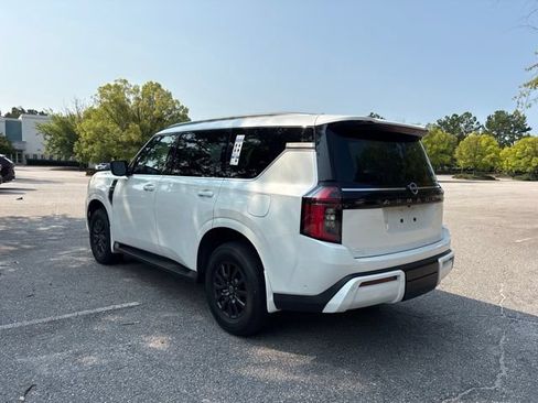 Used 2025 Nissan Armada SV AWD/4WD image 3