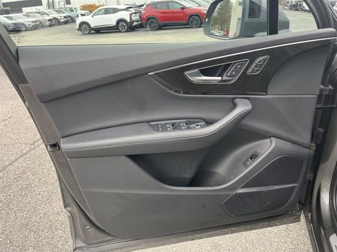 Used 2023 Audi Q7 2.0T Premium Plus w/ Premium Plus Package image 16