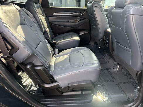 Used 2019 Buick Enclave Essence AWD/4WD image 14
