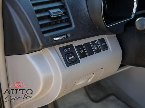 Used 2010 Toyota Highlander Limited image 31