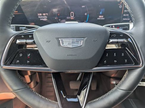 Used 2024 Cadillac Lyriq Luxury AWD/4WD image 23