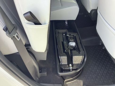 Certified 2025 Hyundai Santa Cruz SEL image 14