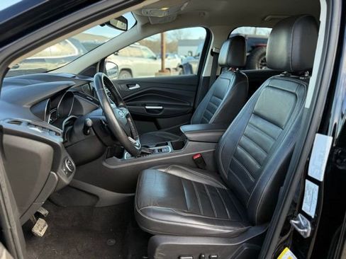 Used 2017 Ford Escape Titanium image 11