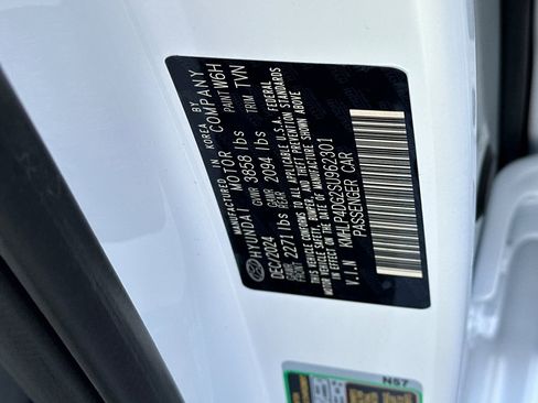 Used 2025 Hyundai Elantra Limited image 25