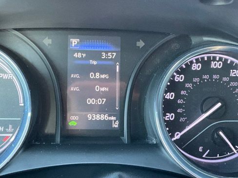 Used 2020 Toyota Camry SE image 14