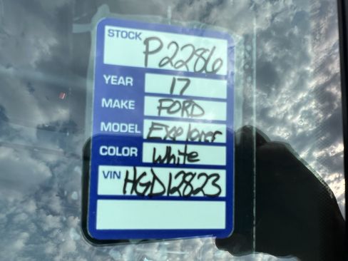 Used 2017 Ford Explorer XLT w/ Equipment Group 202A FWD image 23