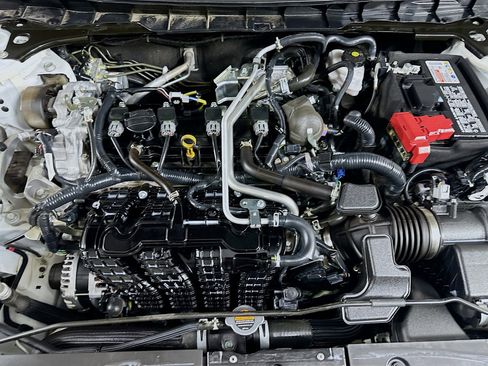 Used 2025 Nissan Altima 2.5 SV image 30