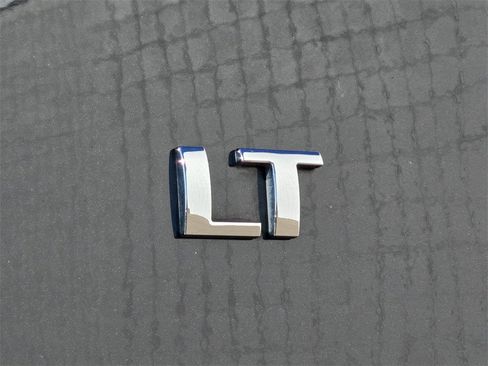 Used 2023 Chevrolet Traverse LT image 33